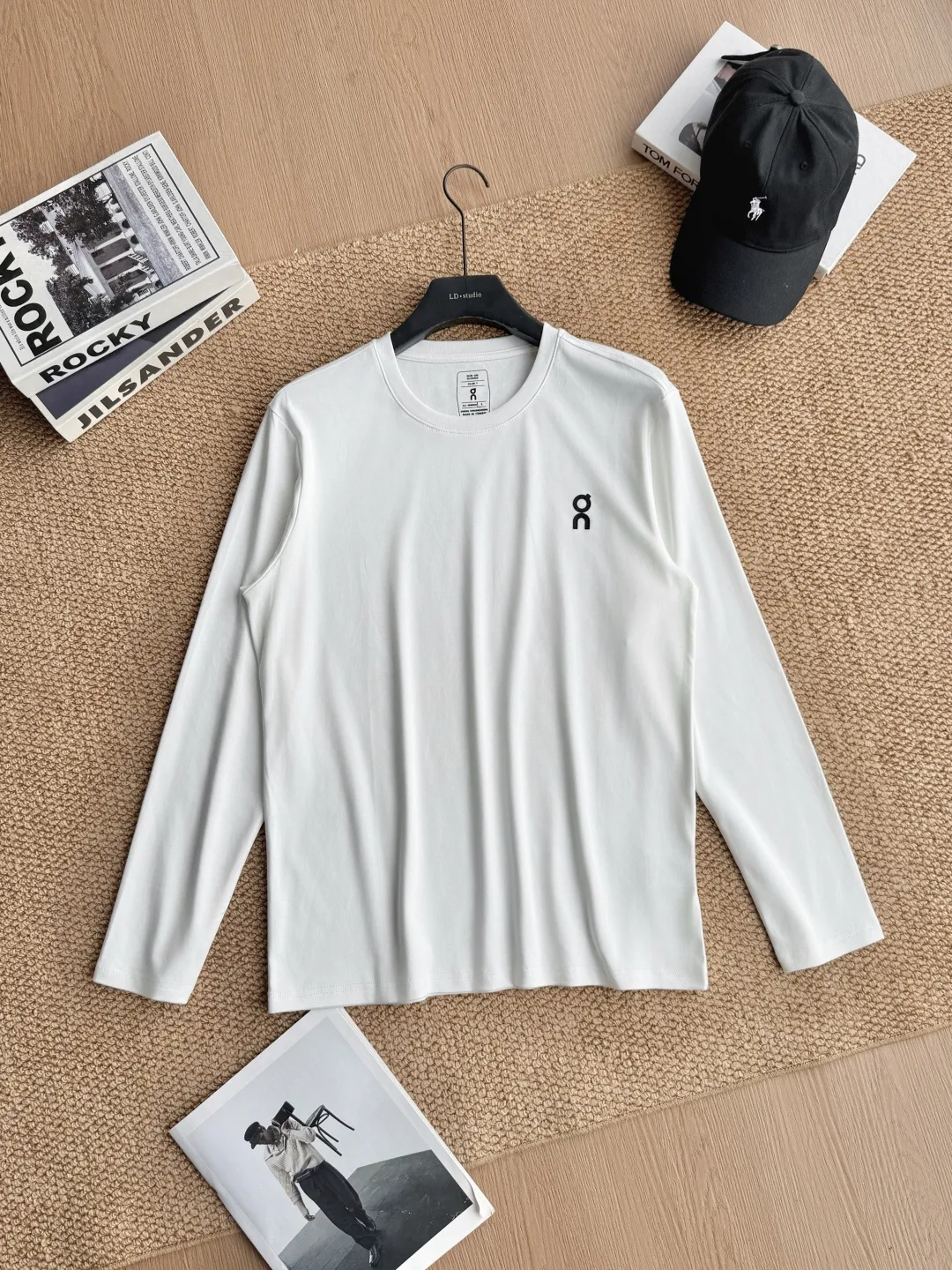 Year New Arrival ON Running Men's Classic solid color long-sleeved T-shirt with small label, 50g water-soft cotton, soft, comfortable and skin-friendly fabric UQ-6051 M L XL 2XL
